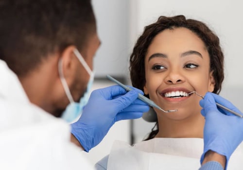 How can i make sure my teeth stay healthy between visits to the dentist?
